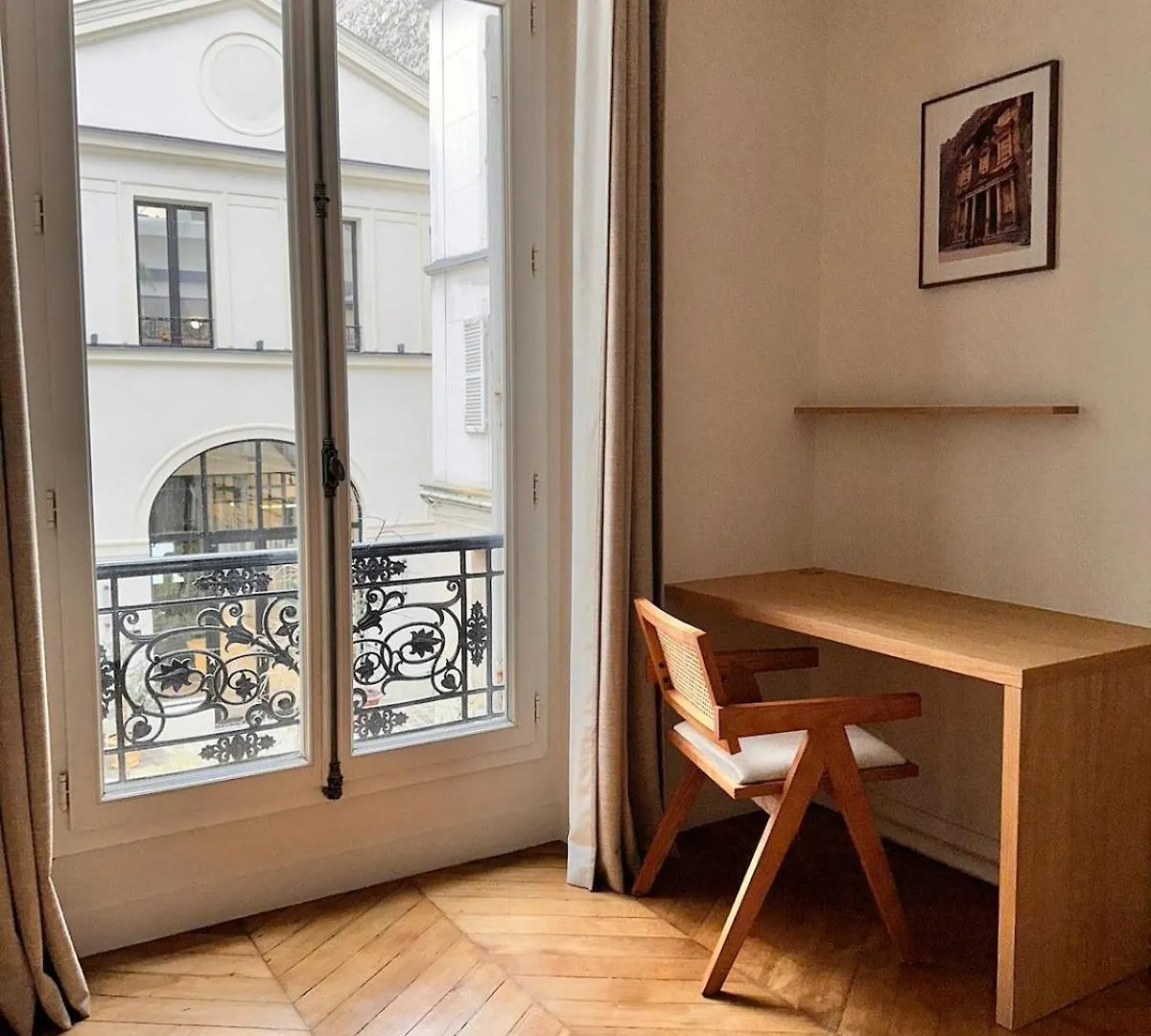 Apartment In Central Paris 0*,  Fransa